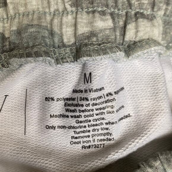 A:Glow Camo Maternity under belly lounge shorts - Picture 7 of 11